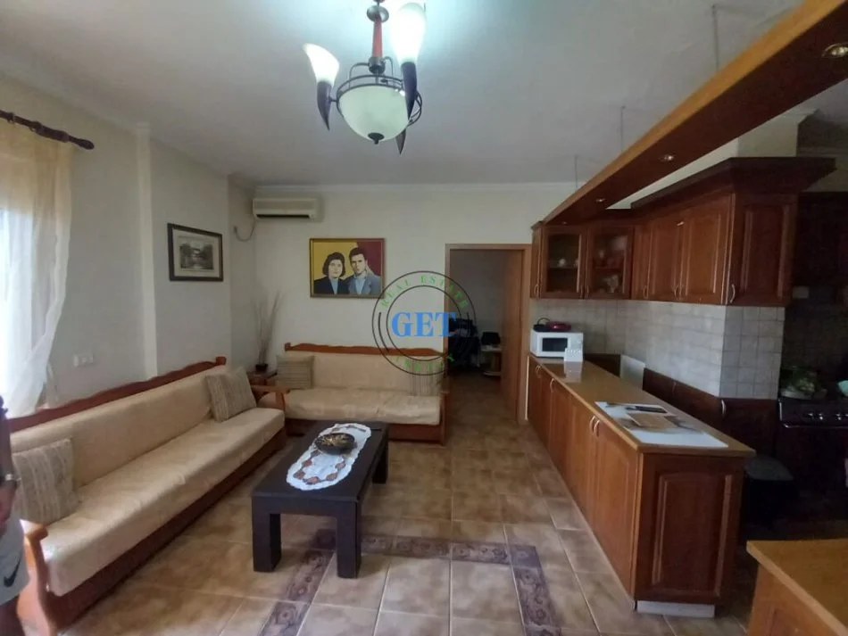 Durres, jepet me qera apartament 2+1+Ballkon Kati 7, 95 m² 300 € (Muzeumi, Durres)