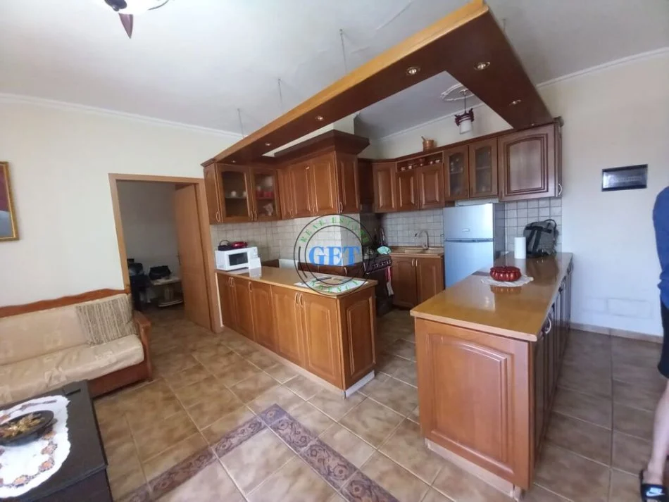 Durres, jepet me qera apartament 2+1+Ballkon Kati 7, 95 m² 300 € (Muzeumi, Durres)