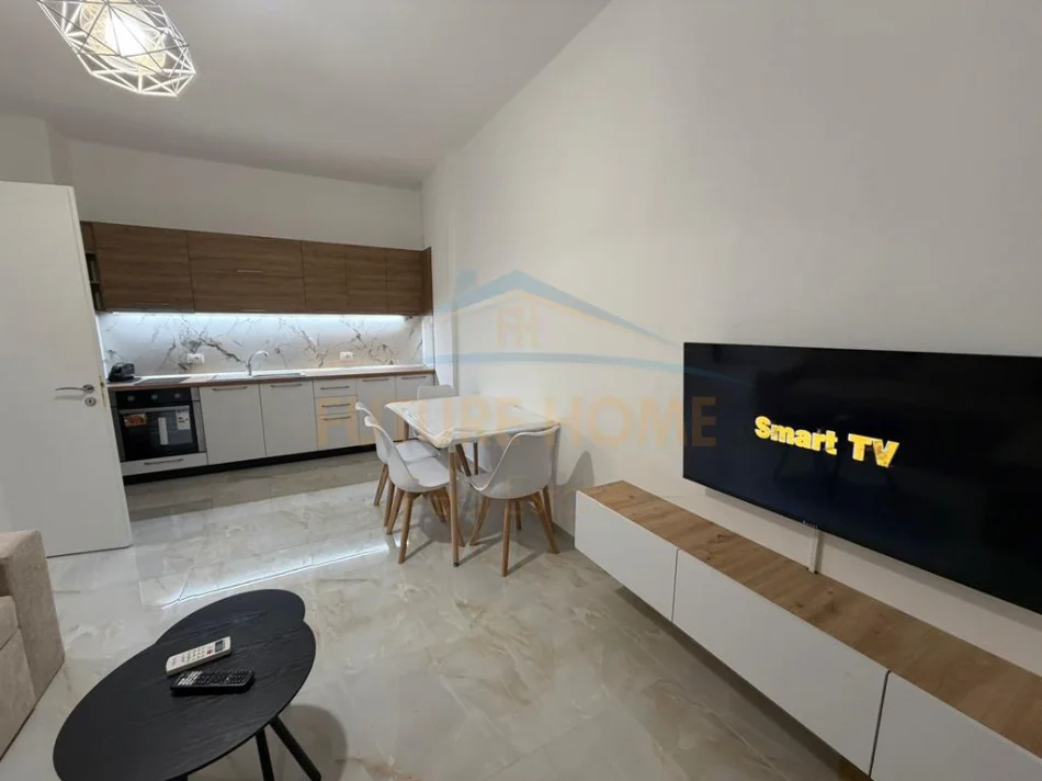 Tirane, jepet me qera apartament 1+1+Ballkon Kati 3, 62 m² 450 € (Unaza e Re)