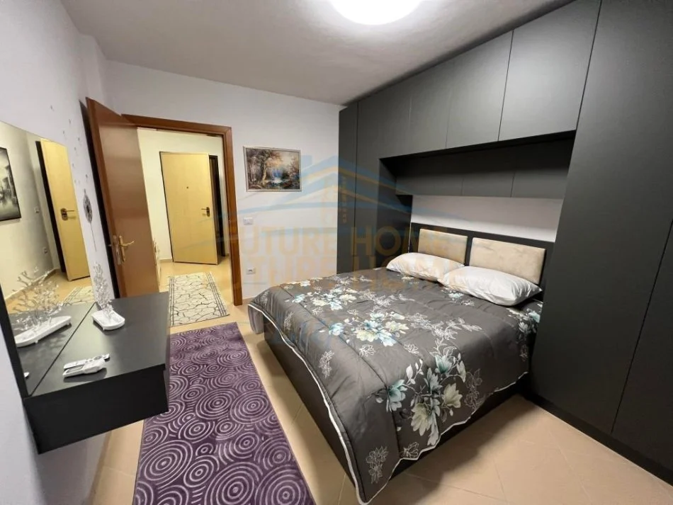 Tirane, jepet me qera apartament 1+1 Kati 3, 70 m² 550 € (Liqeni i Thatë, Tiranë)