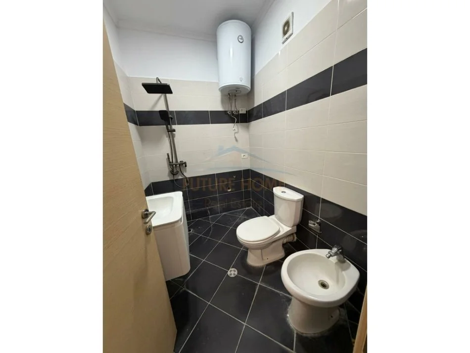 Tirane, shitet apartament 2+1+Ballkon Kati 8, 97 m² 153.000 € (UNAZA E RE)