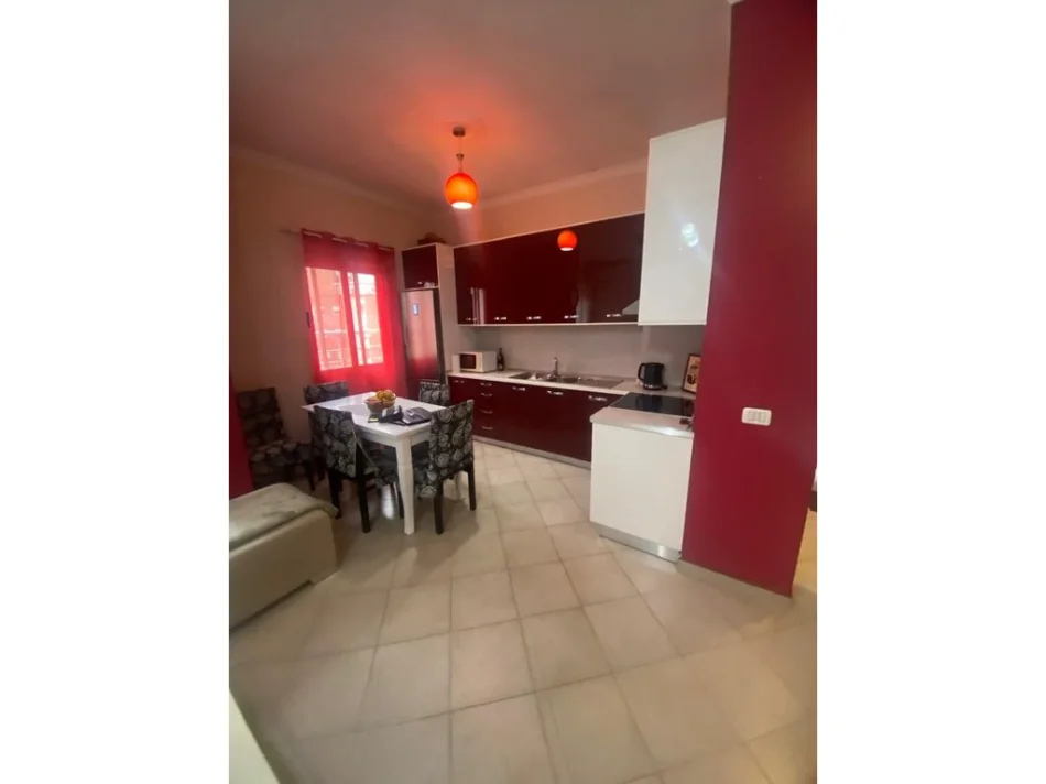 Tirane, jepet me qera apartament 2+1 Kati 5, 470 m² 470 € (misto mame)