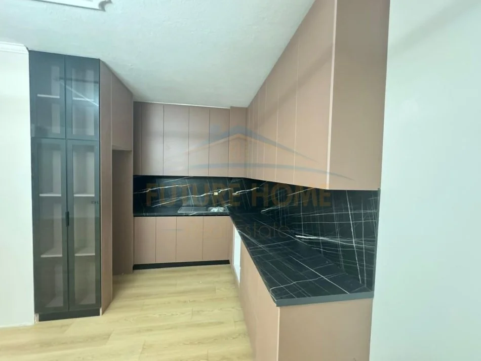 Tirane, shitet apartament 2+1 Kati 7, 134 m² 158.000 € 