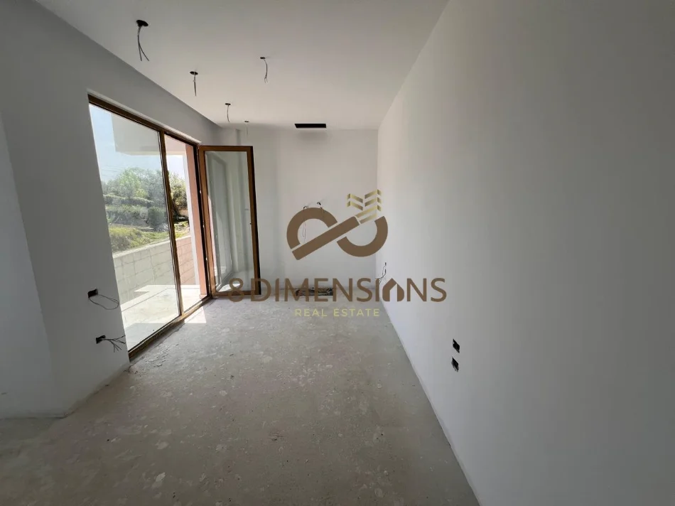 Tirane, shitet Vile 4+1 Kati 0, 334 m² 734.800 € (teg)