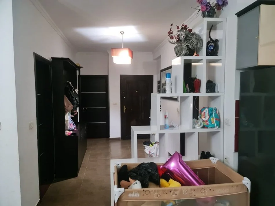 Tirane, shitet apartament 2+1+Ballkon Kati 6, 130 m² 255.000 € (Rruga Kodra e Diellit)