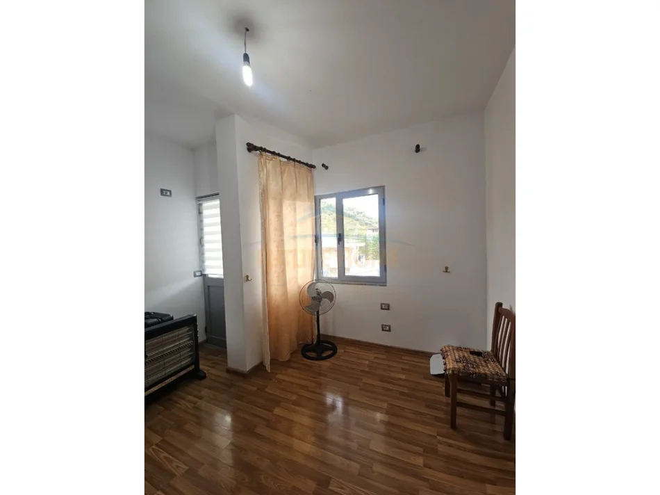 Durres, jepet me qera apartament 3+1 Kati 2, 100 m² 350 € (Spitalle, Durres)