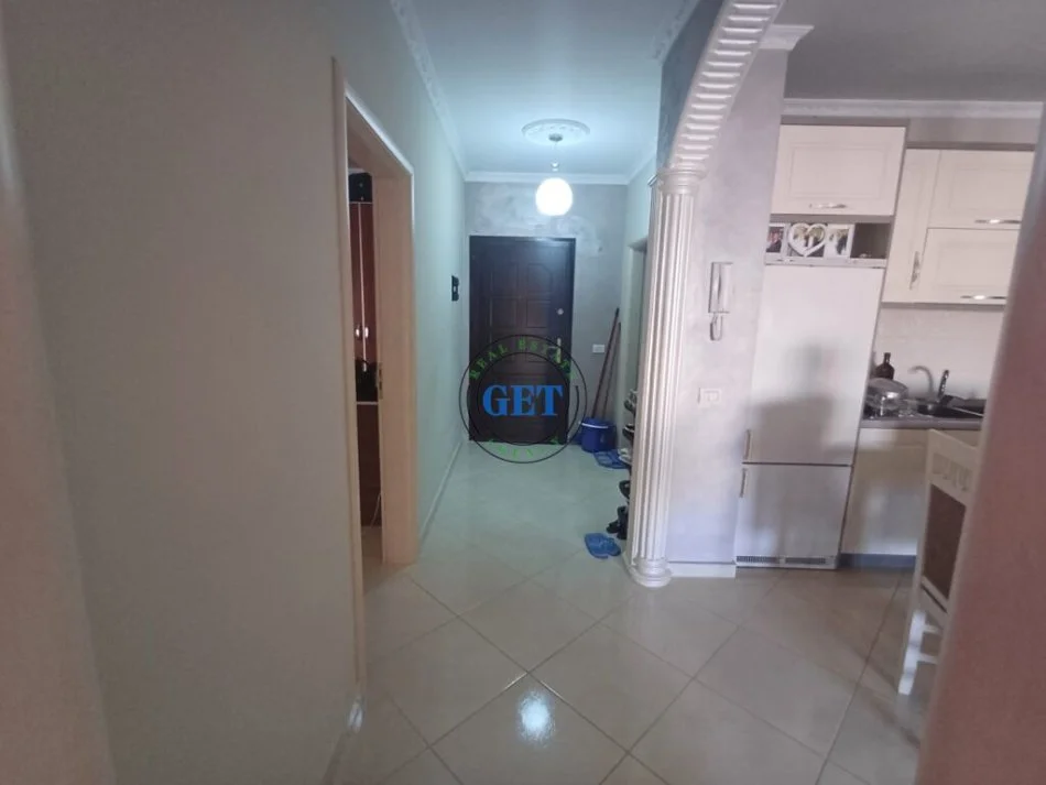Durres, jepet me qera apartament 2+1+Ballkon Kati 5, 82 m² 400 € (Plazh Hekurudha, Durrës)