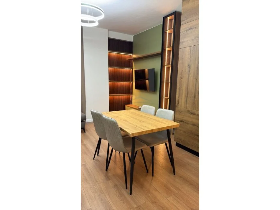 Tirane, jepet me qera apartament 1+1+Ballkon Kati 2, 54 m² 750 € (Komuna e Parisit)