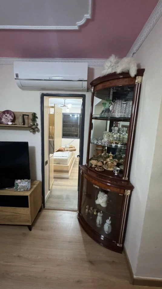 Tirane, jepet me qera apartament 2+1 Kati 1, 80 m² 400 € (rruga Aleksander Moisiu)