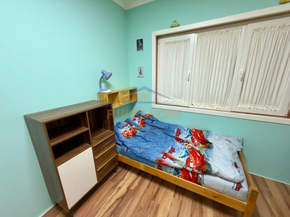 Tirane, jepet me qera apartament 3+1 Kati 5, 114 m² 1.250 € 