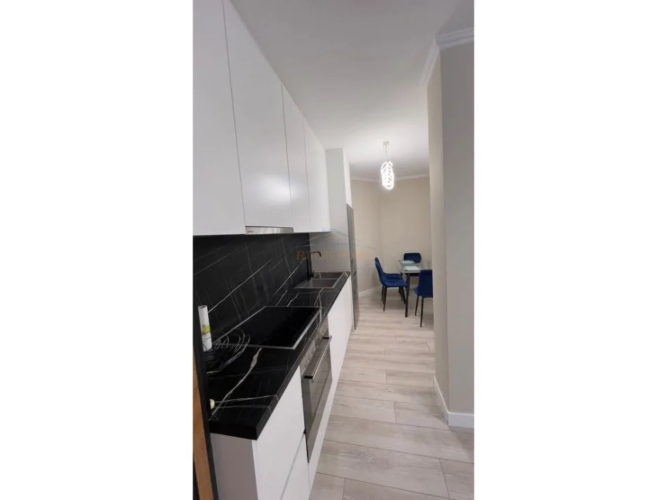 Shqiperi, jepet me qera apartament 1+1 Kati 4, 75 m² 900 € (, Rruga e Kosovareve, Tirane.)