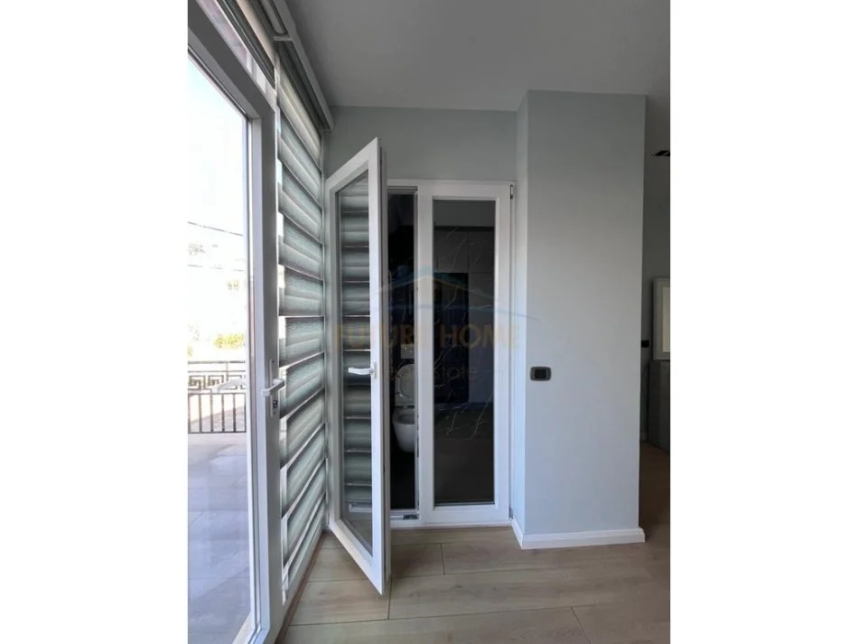 Tirane, jepet me qera apartament 2+1+Ballkon Kati 1, 100 m² 600 € (Sauk)