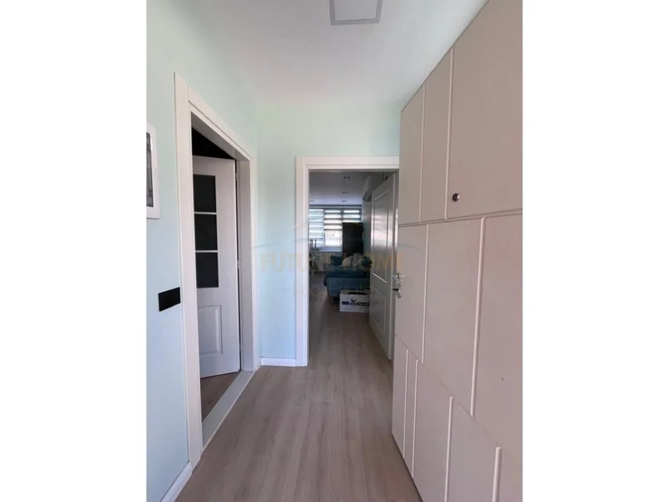 Tirane, jepet me qera apartament 2+1+Ballkon Kati 1, 100 m² 600 € (Sauk)