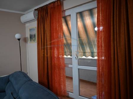 Tirane, jepet me qera apartament 2+1+Ballkon Kati 3, 680 €