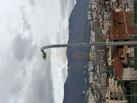 Qera, Ambient, Kodra e Priftit