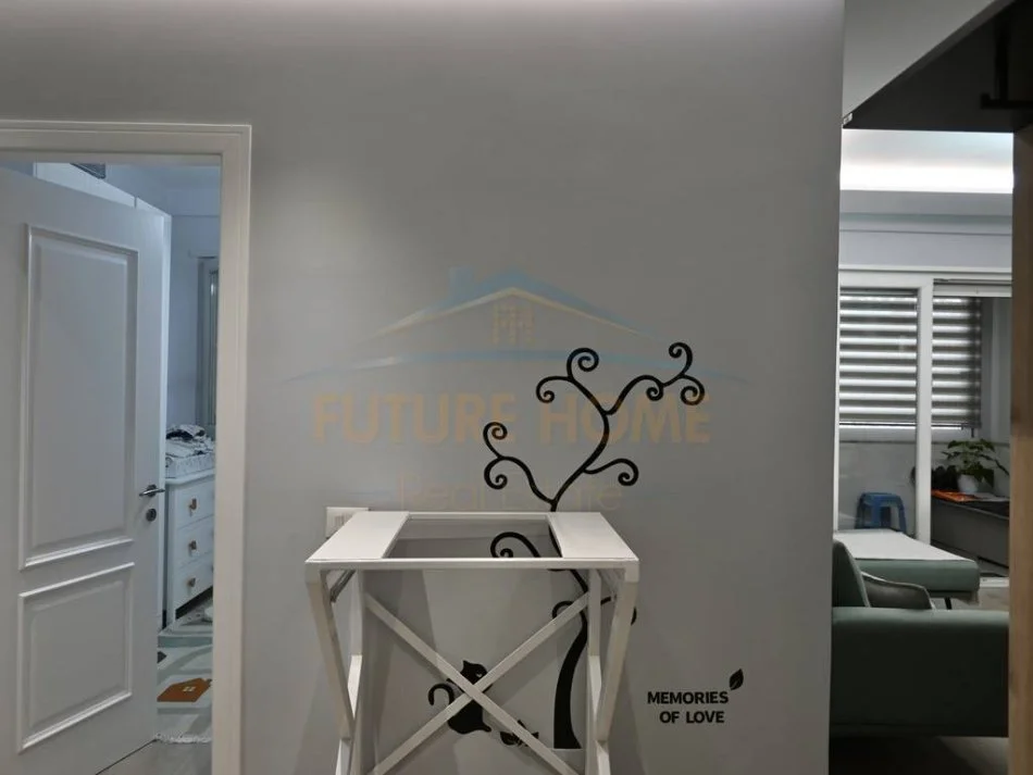 Tirane, shitet apartament 2+1+Ballkon Kati 3, 107 m² 215.000 € (Ali Demi)