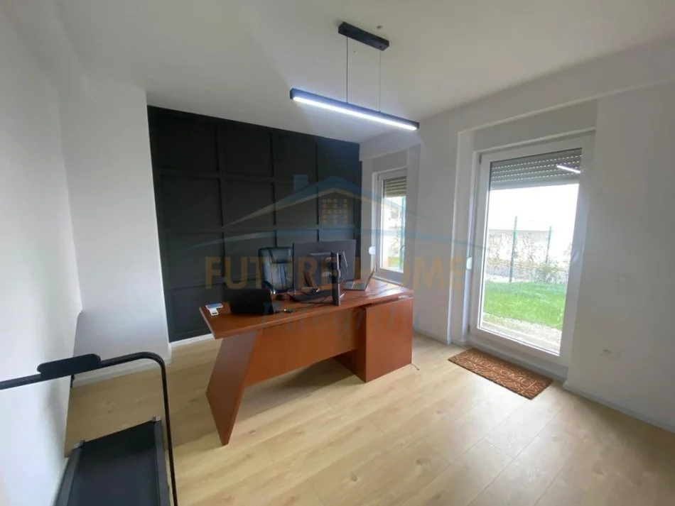 Shitet, Vilë 3-Katëshe+2 Poste parkimi, AbA Residence, 399.000 €