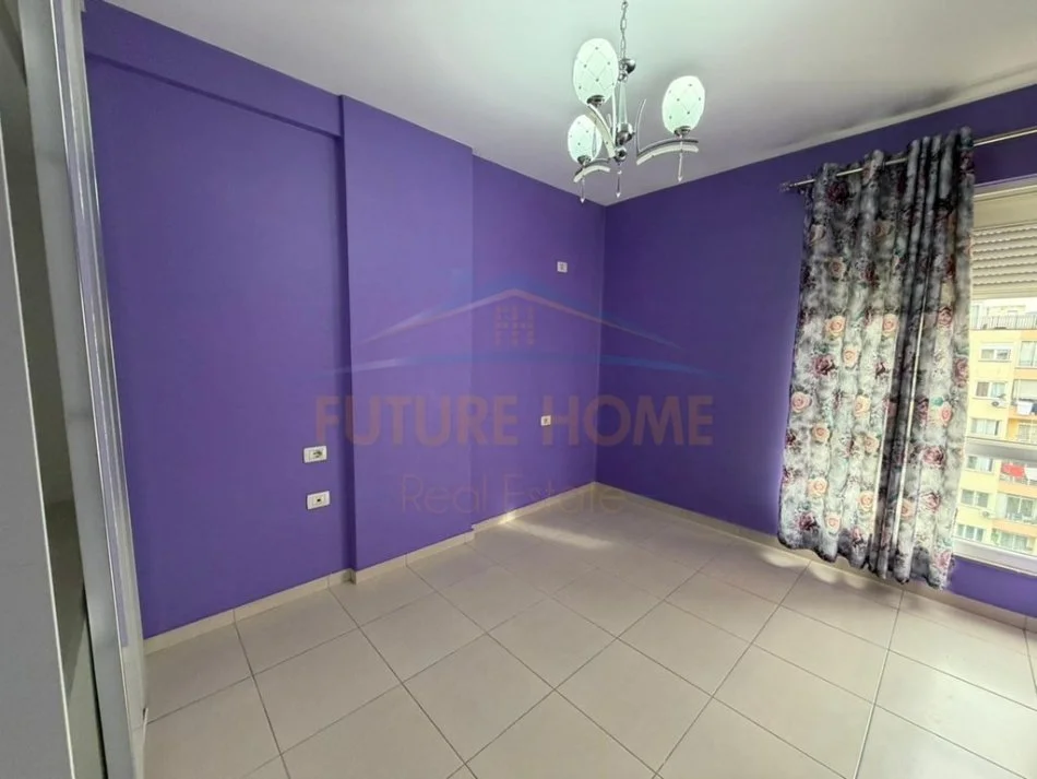 Tirane, shitet apartament 2+1 Kati 8, 89 m² 130.000 € (Unaza e re)