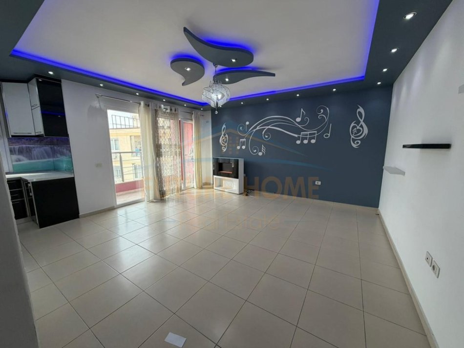 Tirane, shitet apartament 2+1 Kati 8, 89 m² 130.000 € (Unaza Re, Tirane)