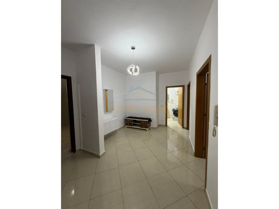 Shqiperi, jepet me qera apartament 2+1 Kati 4, 90 m² 600 € (Qera, Apartament 2+1 , Don Bosko , Tirane.)