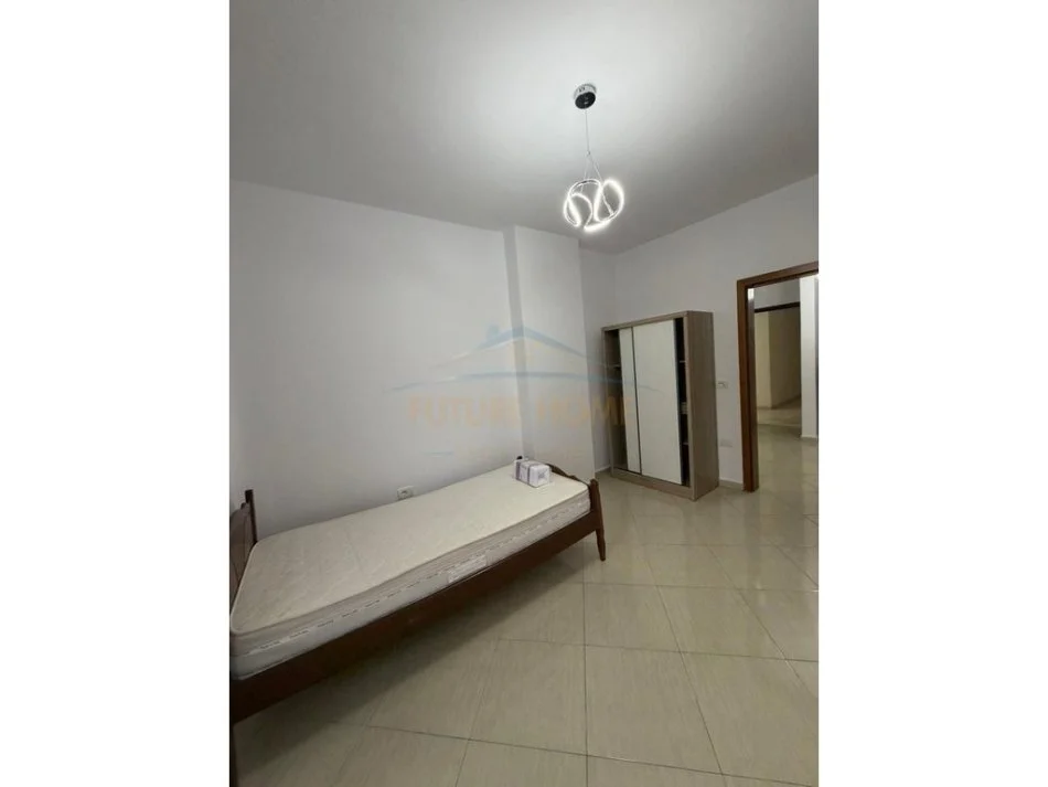 Tirane, shitet apartament 2+1+Ballkon Kati 4, 90 m² (Don Bosko , Tirane.)
