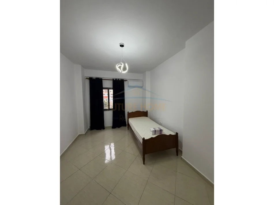 Shqiperi, jepet me qera apartament 2+1 Kati 4, 90 m² 600 € (Qera, Apartament 2+1 , Don Bosko , Tirane.)