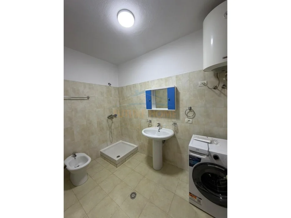 Shqiperi, jepet me qera apartament 2+1 Kati 4, 90 m² 600 € (Qera, Apartament 2+1 , Don Bosko , Tirane.)