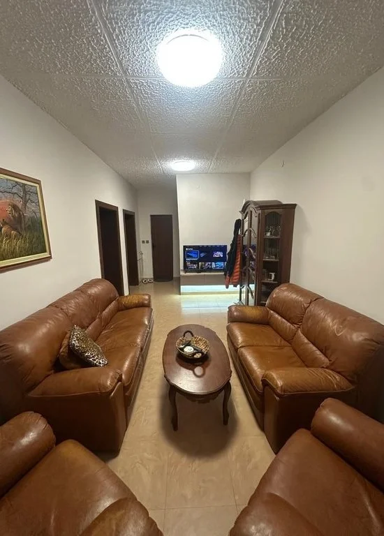 Tirane, jepet me qera apartament 1+1 Kati 1, 58 m² 550 € (Vasil Shanto)