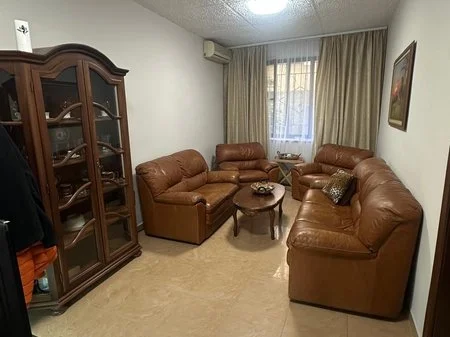 Tirane, jepet me qera apartament 1+1 Kati 1, 58 m² 550 € 