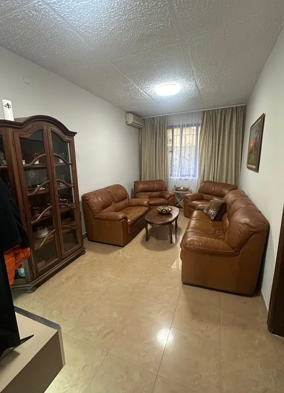 Tirane, jepet me qera apartament 1+1 Kati 1, 58 m² 550 € (Vasil Shanto)