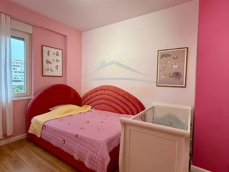 Tirane, shitet apartament 2+1+Ballkon Kati 3, 105 m² 310.000 € (rruga e barrikadave)