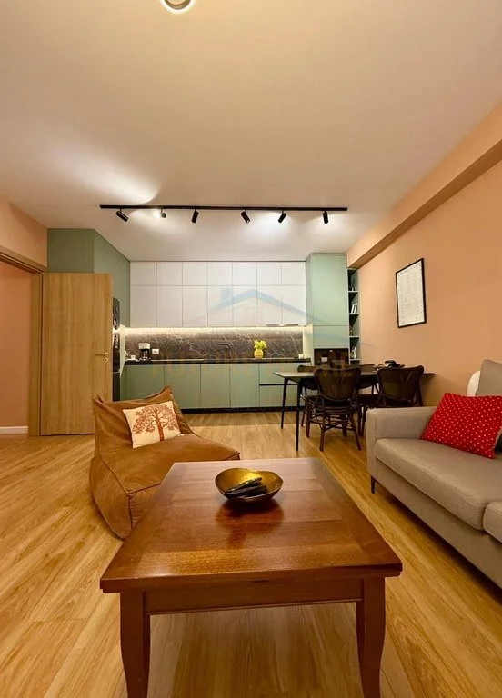 Tirane, shitet apartament 2+1 Kati 3, 106 m² 310.000 € (Rruga e Barrikadave)