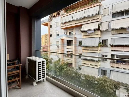 Tirane, shitet apartament 2+1+Ballkon Kati 3, 105 m² 310.000 € (rruga e barrikadave)
