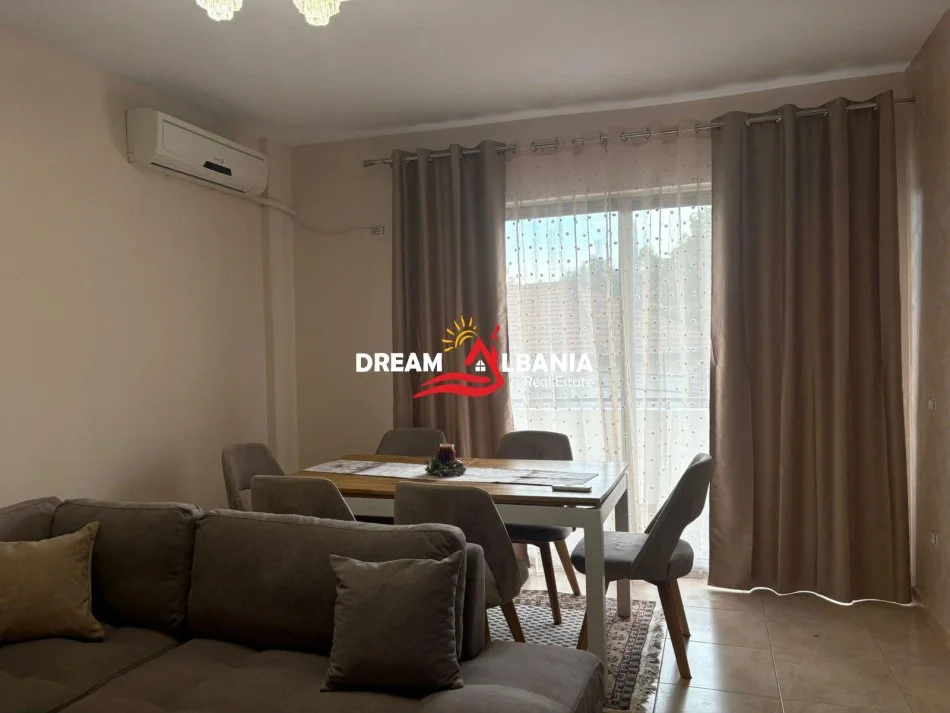 Tirane, jepet me qera apartament 2+1 , 90 m² 600 € (Pallati i Brigadave)