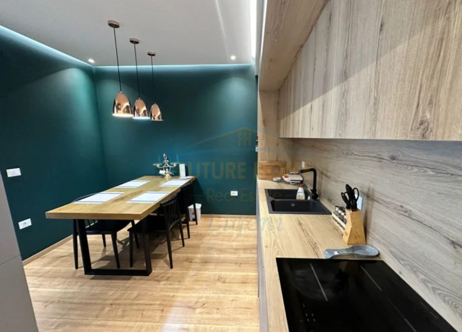 Tirane, jepet me qera apartament 3+1 Kati 3, 109 m² 1.100 € (REZIDENCA ALBA)