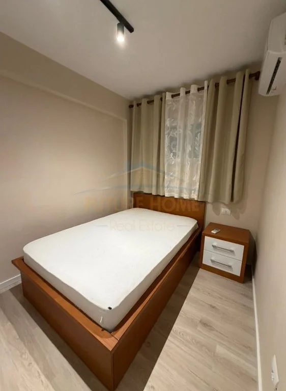 Tirane, jepet me qera apartament 2+1 Kati 1, 55 m² 550 € (Oxhaku)
