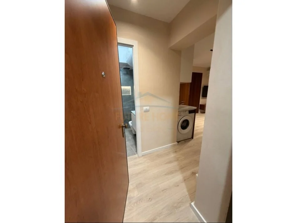 Tirane, jepet me qera apartament 2+1 Kati 1, 55 m² 550 € (Oxhaku)