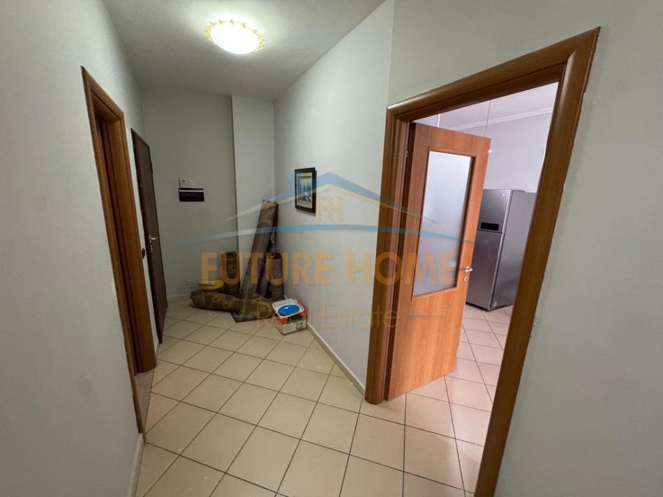 Durres, jepet me qera apartament 1+1+Ballkon Kati 3, 98 m² 350 € (Vollga, Durres.)