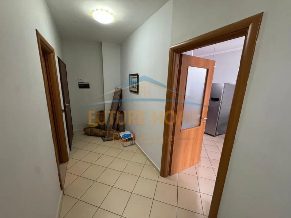 Durres, jepet me qera apartament 1+1+Ballkon Kati 3, 98 m² 350 € (Vollga, Durres.)