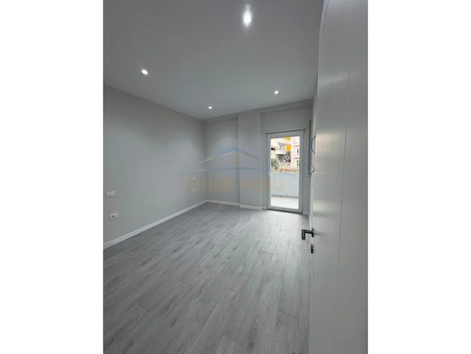 Tirane, jepet me qera apartament 1+1Kati 2, 60 m² 380 € (kodra e priftit)
