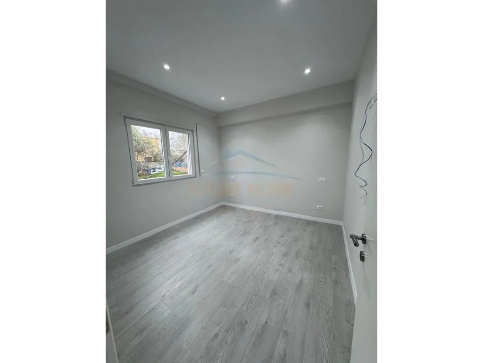 Tirane, jepet me qera apartament 2+1 Kati 4, 90 m² 450 € (kodra e priftit)