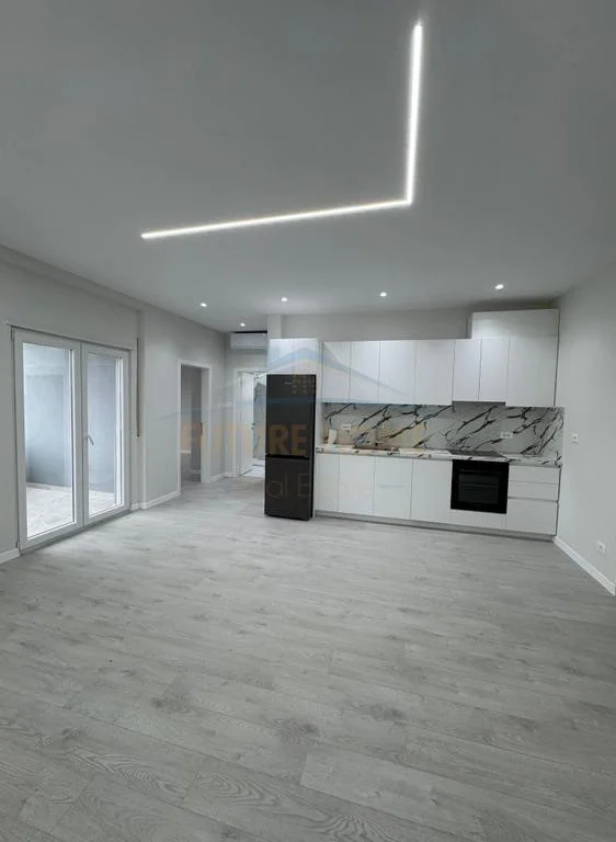 Tirane, jepet me qera apartament 2+1 Kati 4, 90 m² 450 € (Kodra e Priftit)