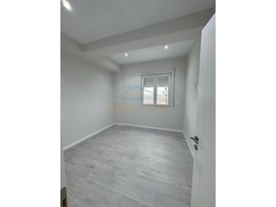 Tirane, jepet me qera apartament 1+1 Kati 4, 60 m² 350 € (kodra e priftit)