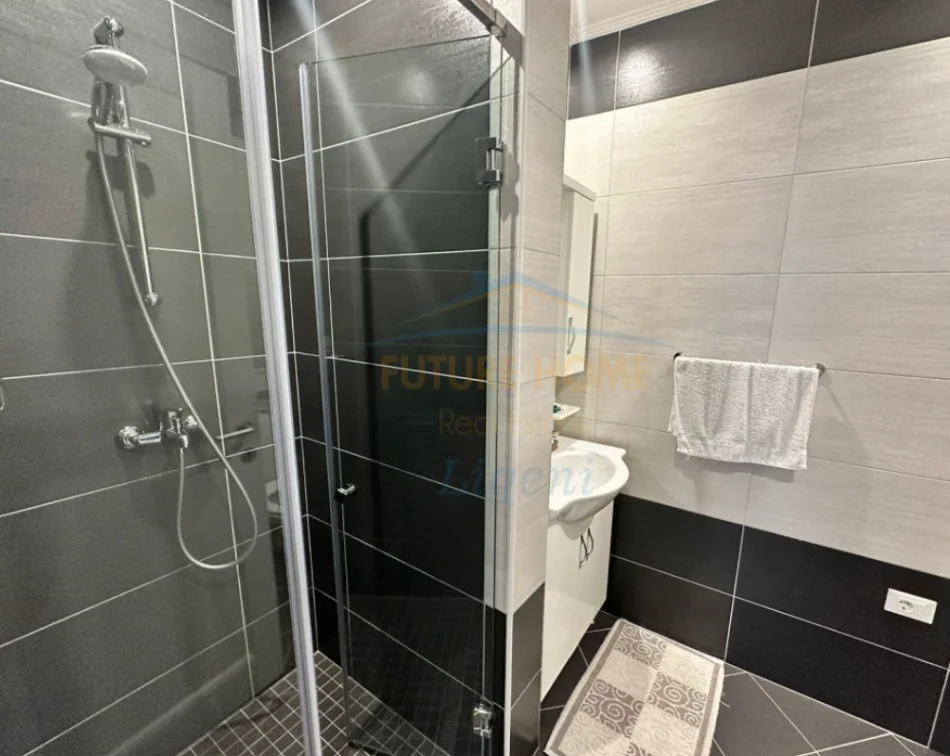 Tirane, jepet me qera apartament 3+1 Kati 3, 109 m² 1.100 € (REZIDENCA ALBA)