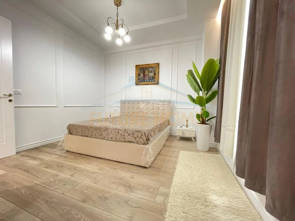 Tirane, jepet me qera apartament 2+1+Ballkon Kati 8, 120 m² 2.100 € (Air Albania,Tirane)