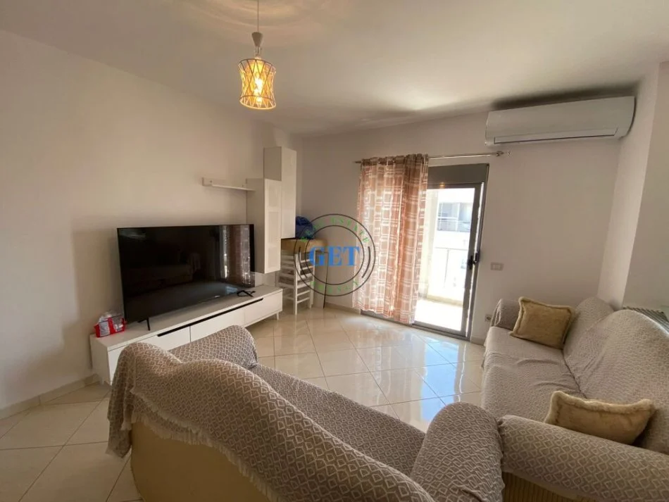 Durres, jepet me qera apartament 2+1+Ballkon Kati 10, 85 m² 400 € (Stacioni Trenit Durres)