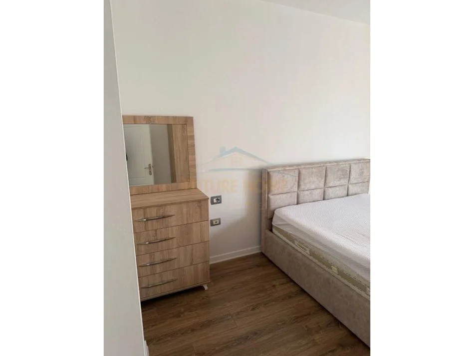 Tirane, jepet me qera apartament 1+1+Ballkon Kati 6, 74 m² 500 € (Astir)