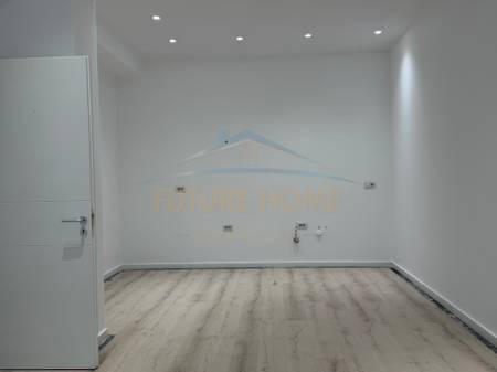 Qera, Zyre , 86 m² (Rrruga e Dibres)