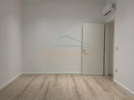 Qera, Zyre , 86 m² (Rrruga e Dibres)