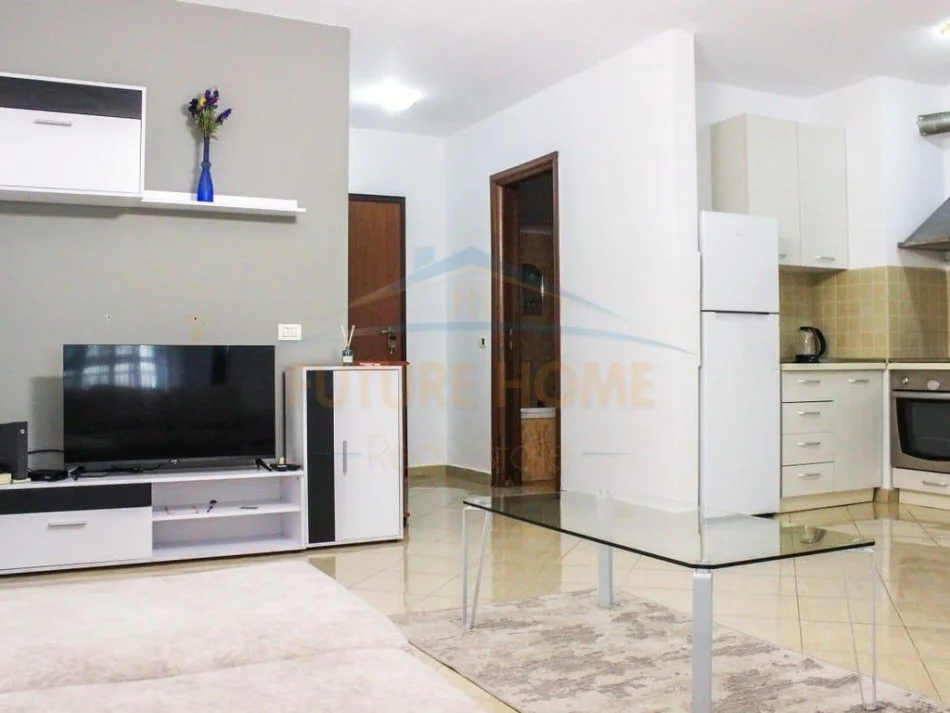 Durres, jepet me qera apartament 1+1 Kati 5, 450 € (Durres)